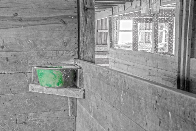 Barn Inside 2 B&W_DSC0040_1_2_tonemapped